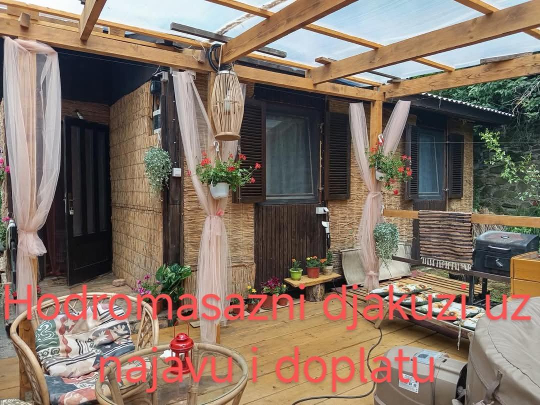 דירות סרמסקי קרלובצ'י Kucica Za Odmor Lena I Matija מראה חיצוני תמונה
